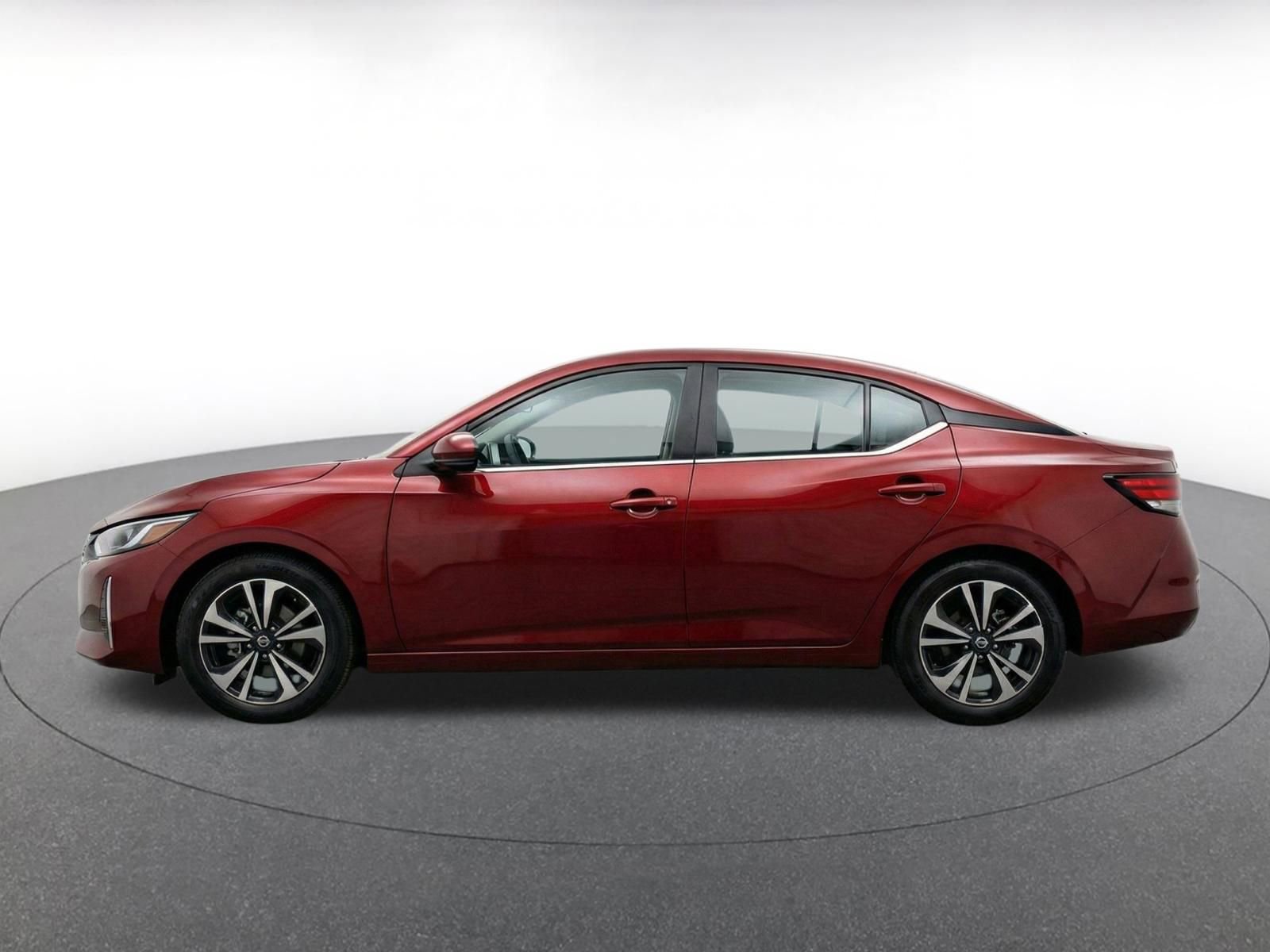 Used 2025 Nissan Sentra SV FWD image 4