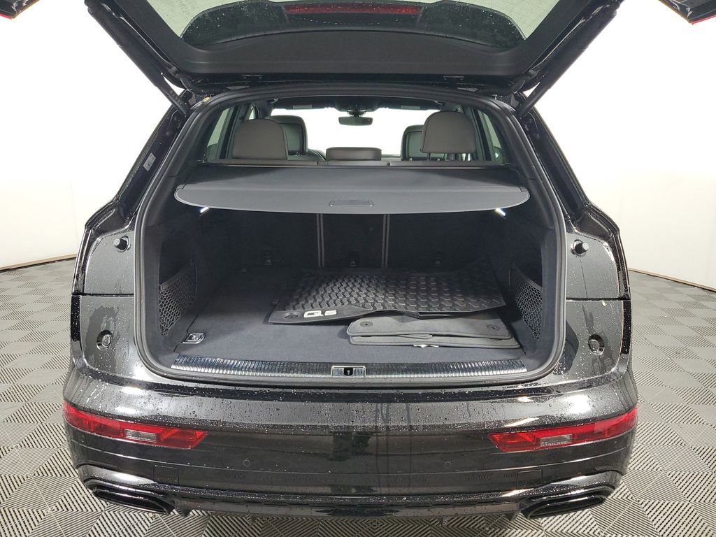 Used 2024 Audi Q5 e Premium Plus w/ Premium Plus Package image 8
