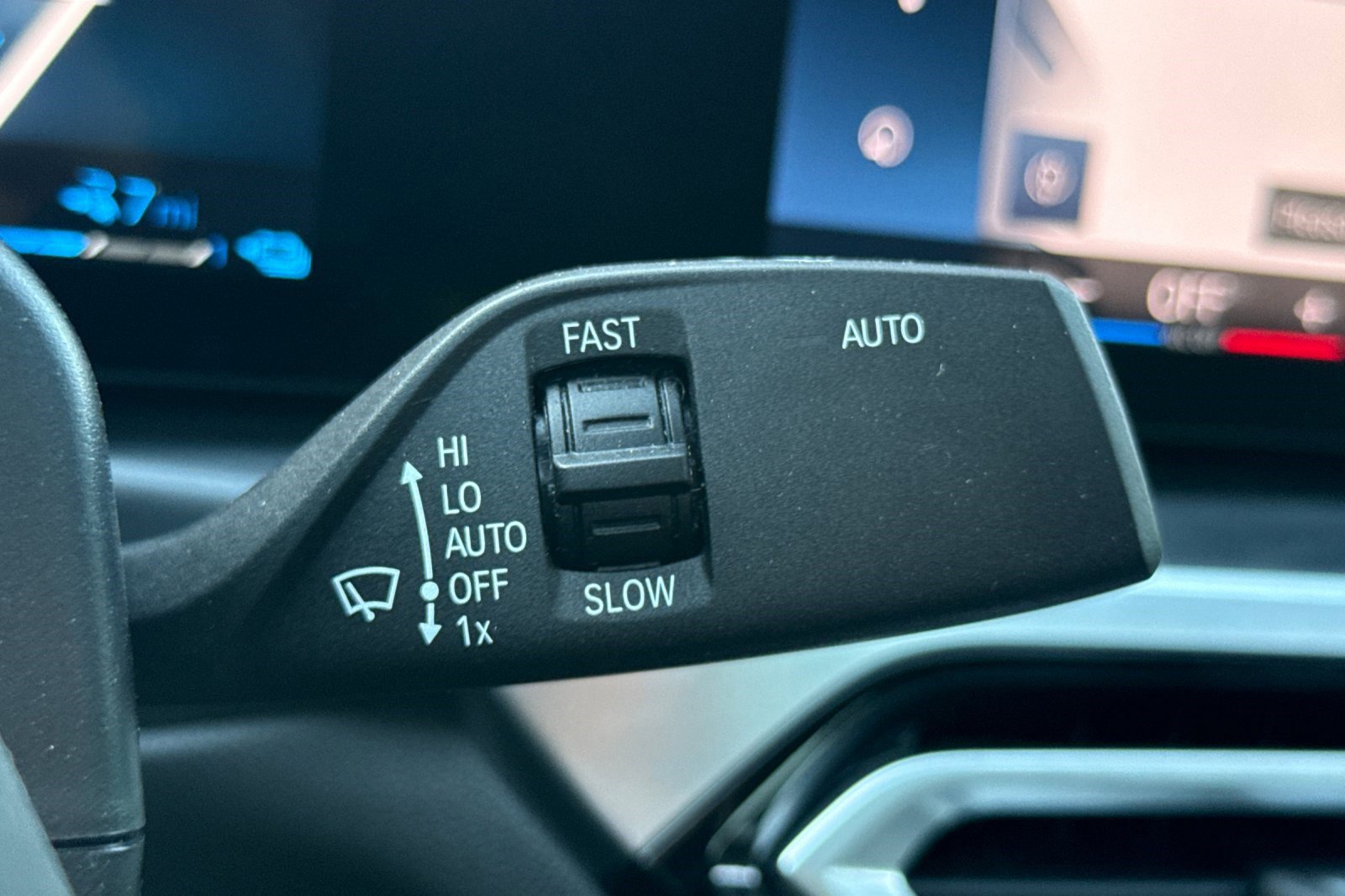 Certified 2023 BMW 330e w/ Convenience Package image 32