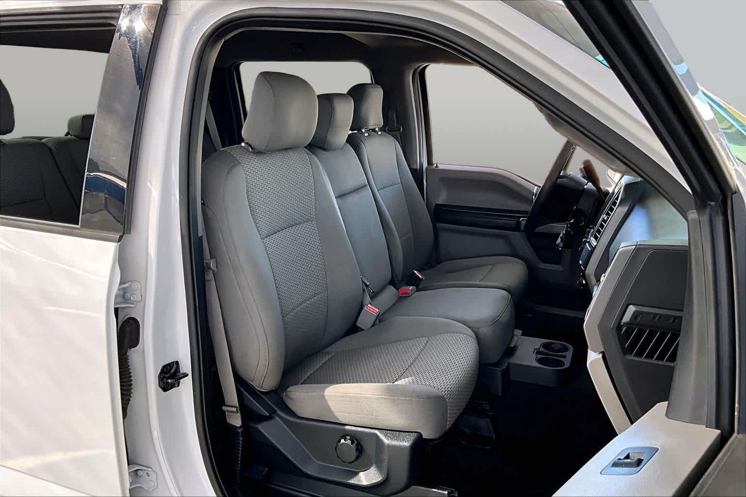 Used 2016 Ford F150 XLT AWD/4WD image 9