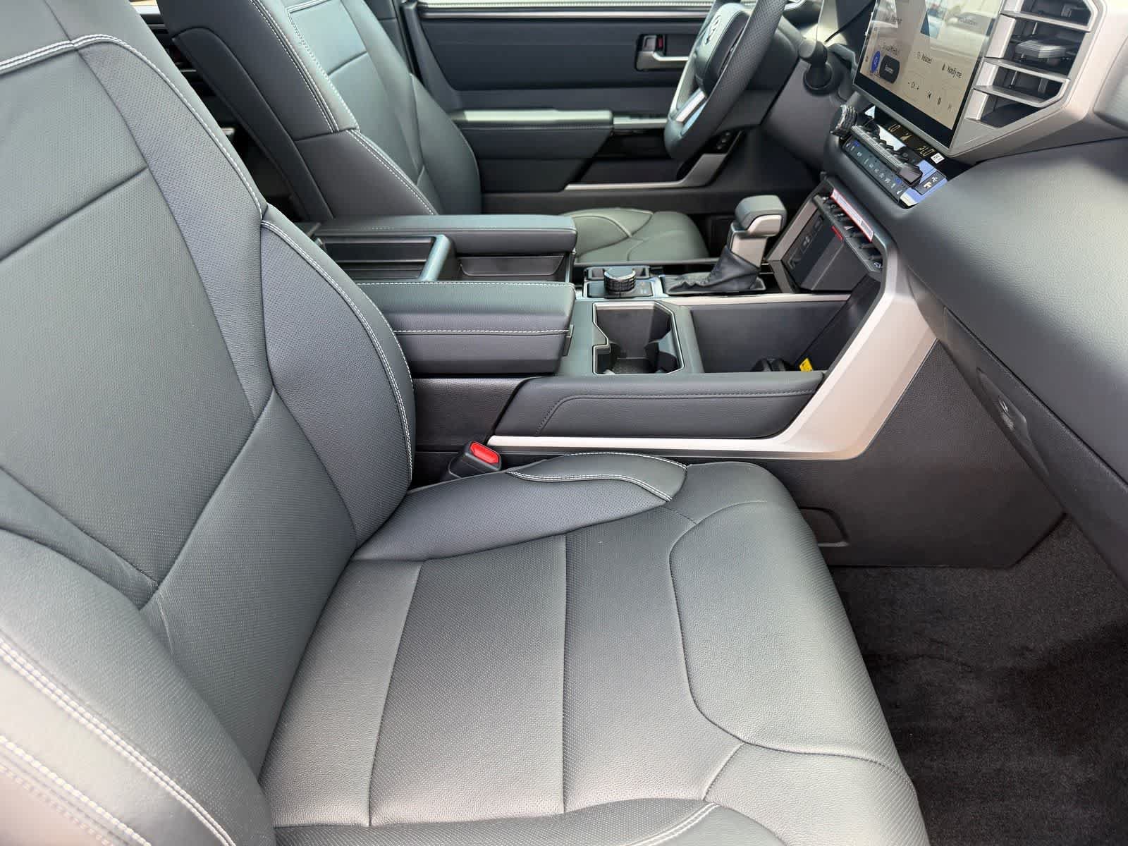 Used 2026 Toyota Tundra Limited AWD/4WD image 12