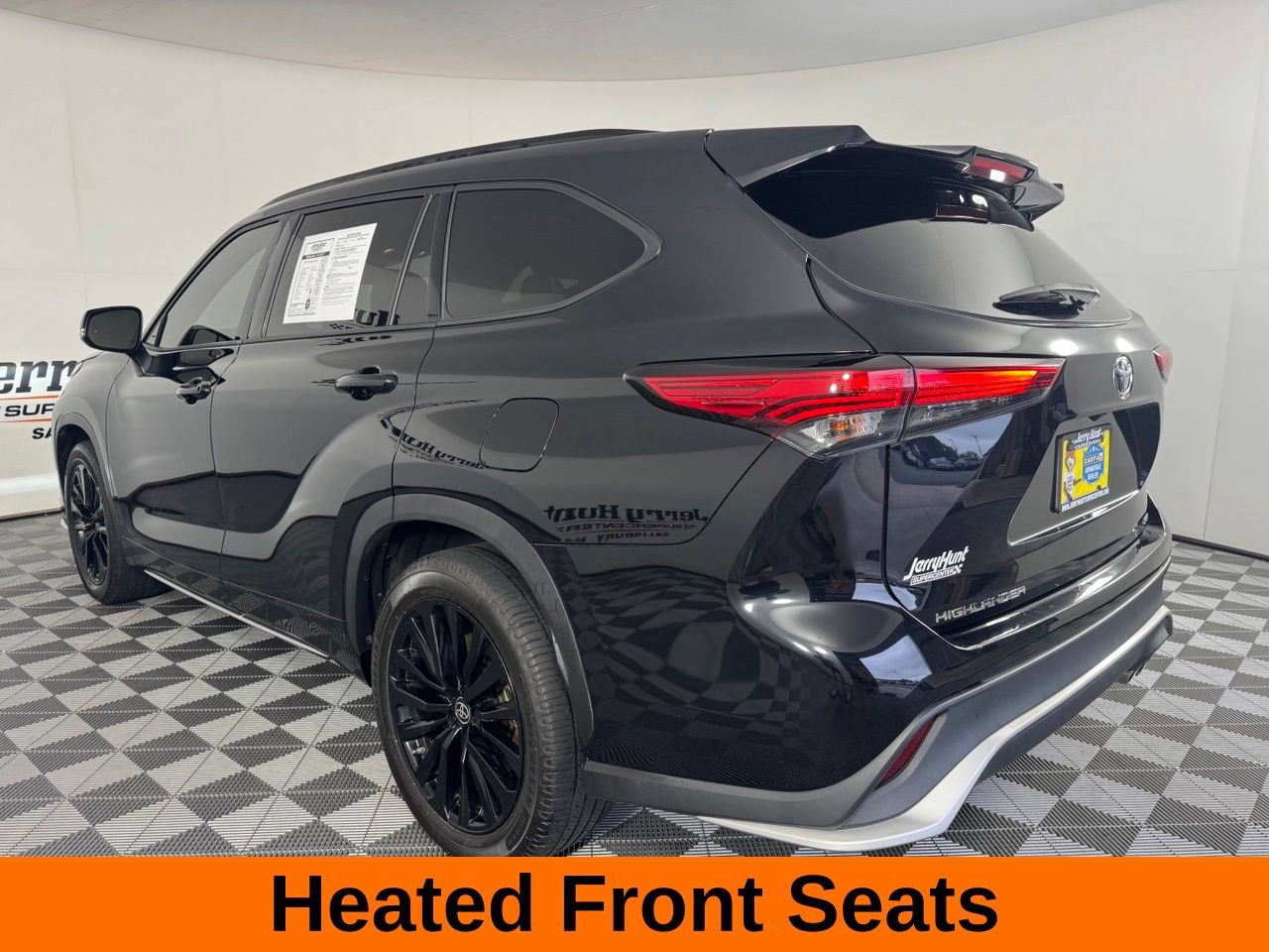 Used 2023 Toyota Highlander XSE FWD image 10
