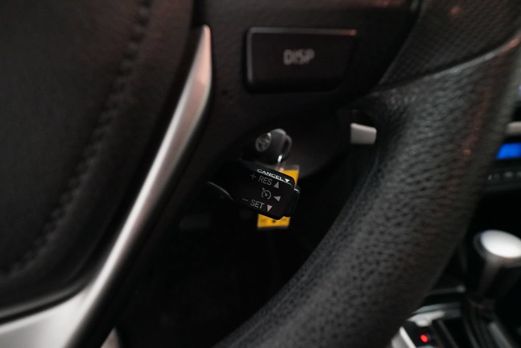Used 2016 Toyota Corolla LE FWD image 19