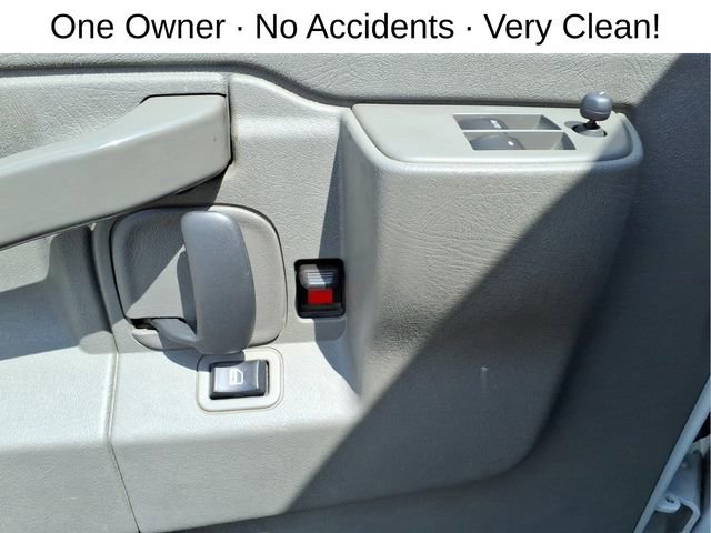 Used 2021 Chevrolet Express 3500 w/ Driver Convenience Package RWD image 11