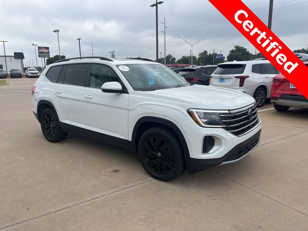 Used 2025 Volkswagen Atlas SE image 3