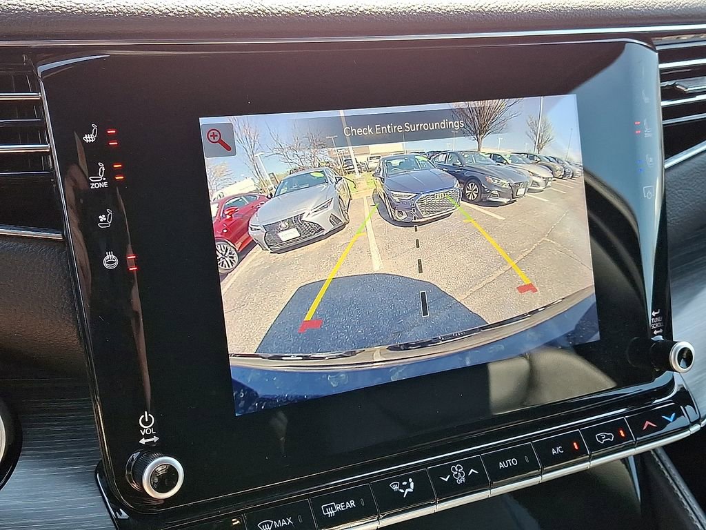 Used 2024 Jeep Wagoneer Series II w/ Flexible Seating Group image 18