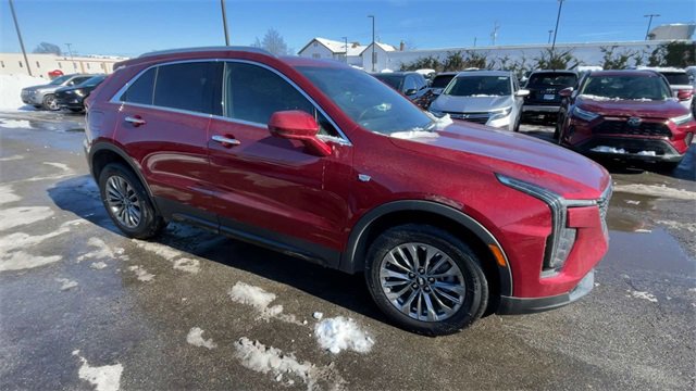Used 2025 Cadillac XT4 Premium Luxury w/ Technology Package image 3