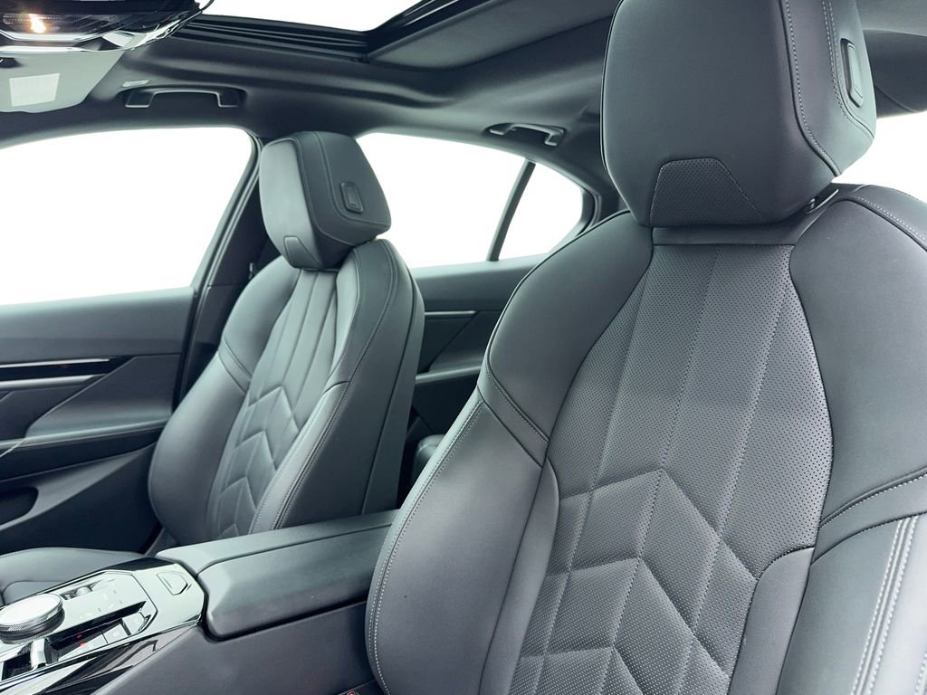 Used 2024 BMW 530i image 37