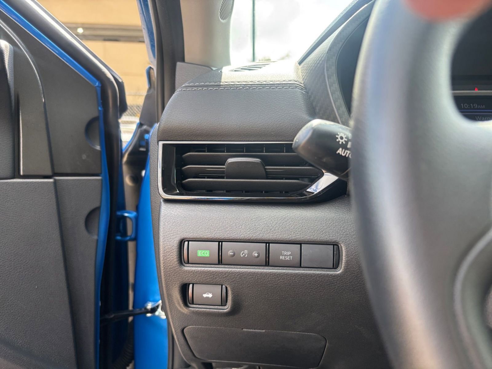 Used 2025 Nissan Sentra SV image 32