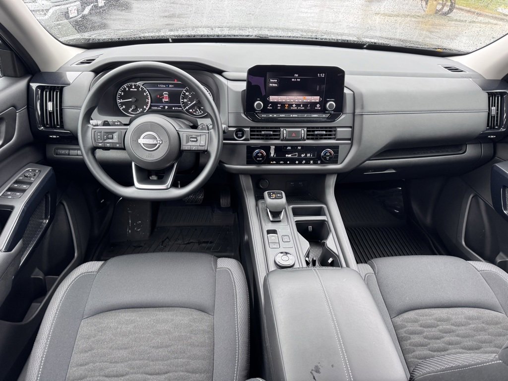 Used 2025 Nissan Pathfinder S image 5