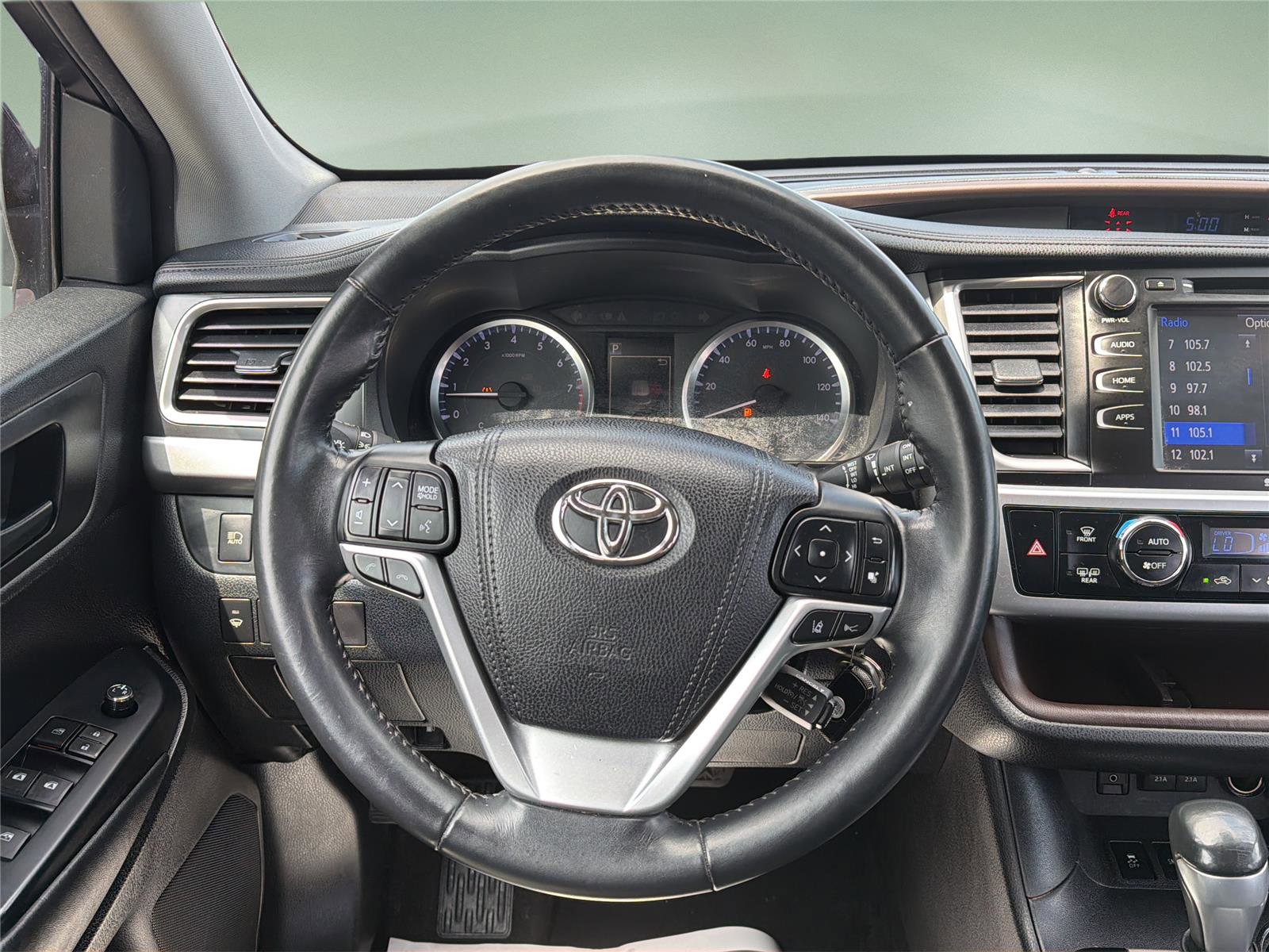 Used 2017 Toyota Highlander Plus w/ Carpet Mat Package AWD/4WD image 11