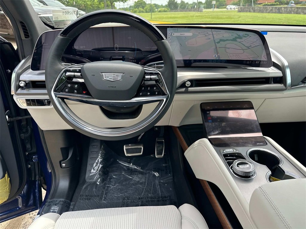 New 2026 Cadillac Vistiq Sport image 18