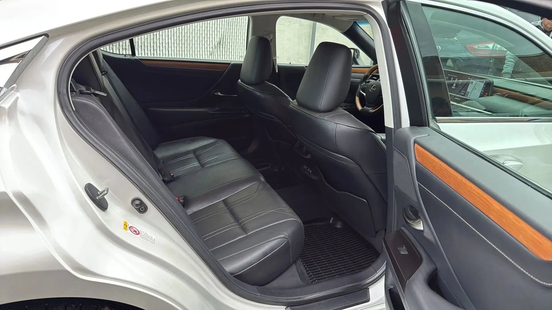 Used 2019 Lexus ES 350 image 26