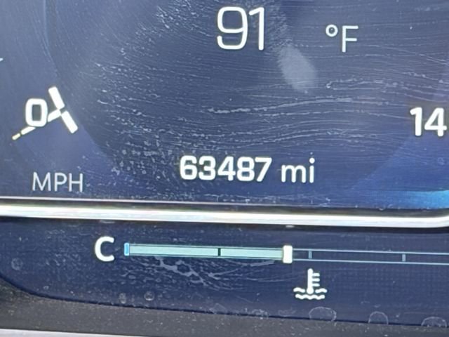 Used 2023 Chevrolet Suburban Premier image 12