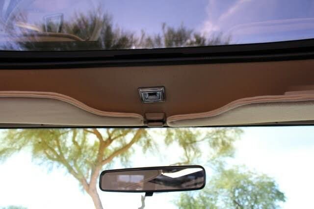 Used 1990 Jeep Grand Wagoneer image 58