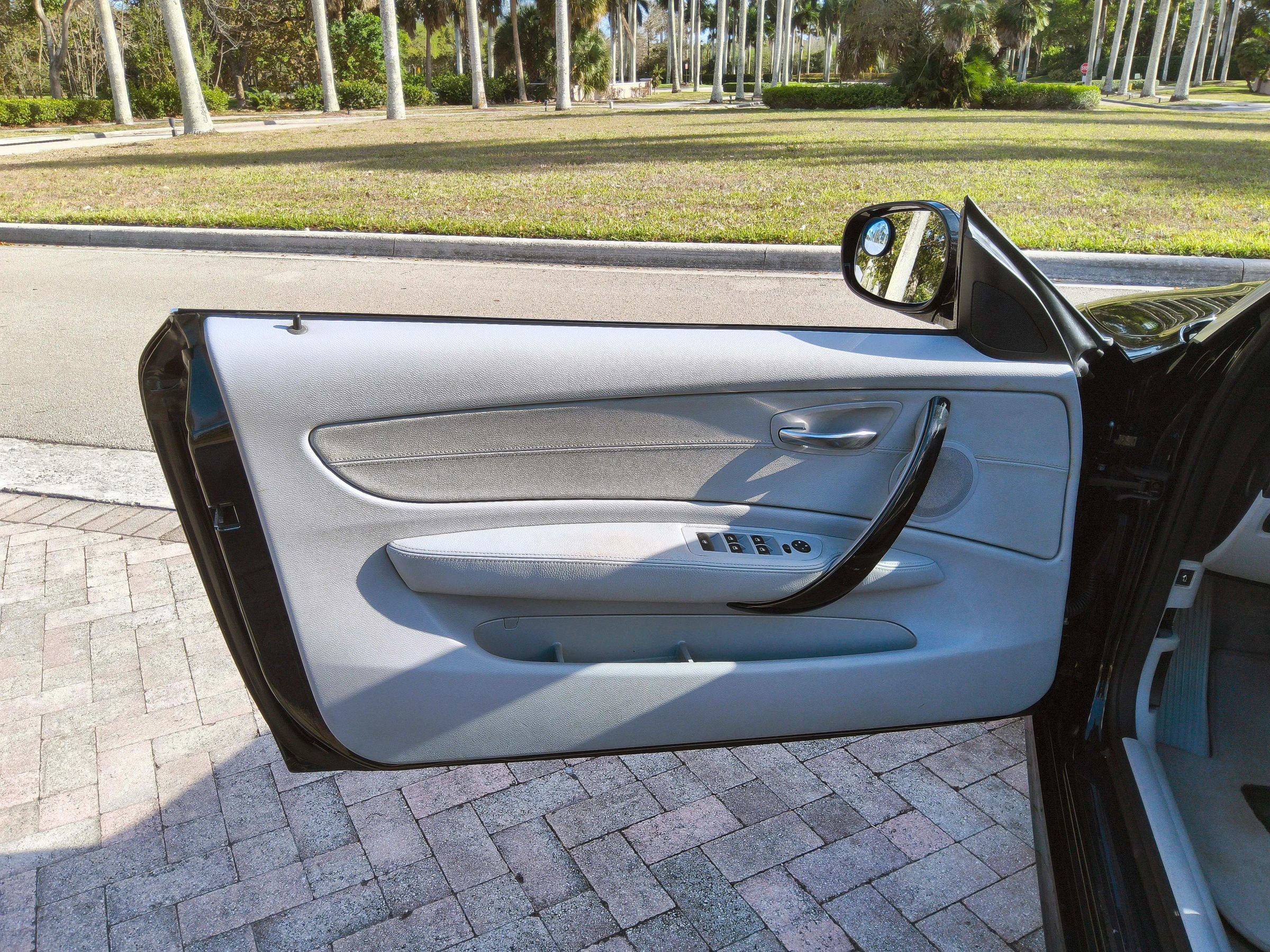 Used 2011 BMW 128i 128i Convertible 2D image 24