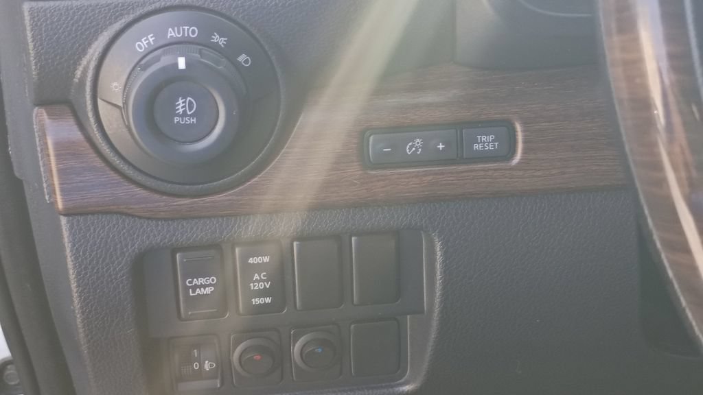 Used 2020 Nissan Titan Platinum Reserve w/ Moonroof Package AWD/4WD image 24