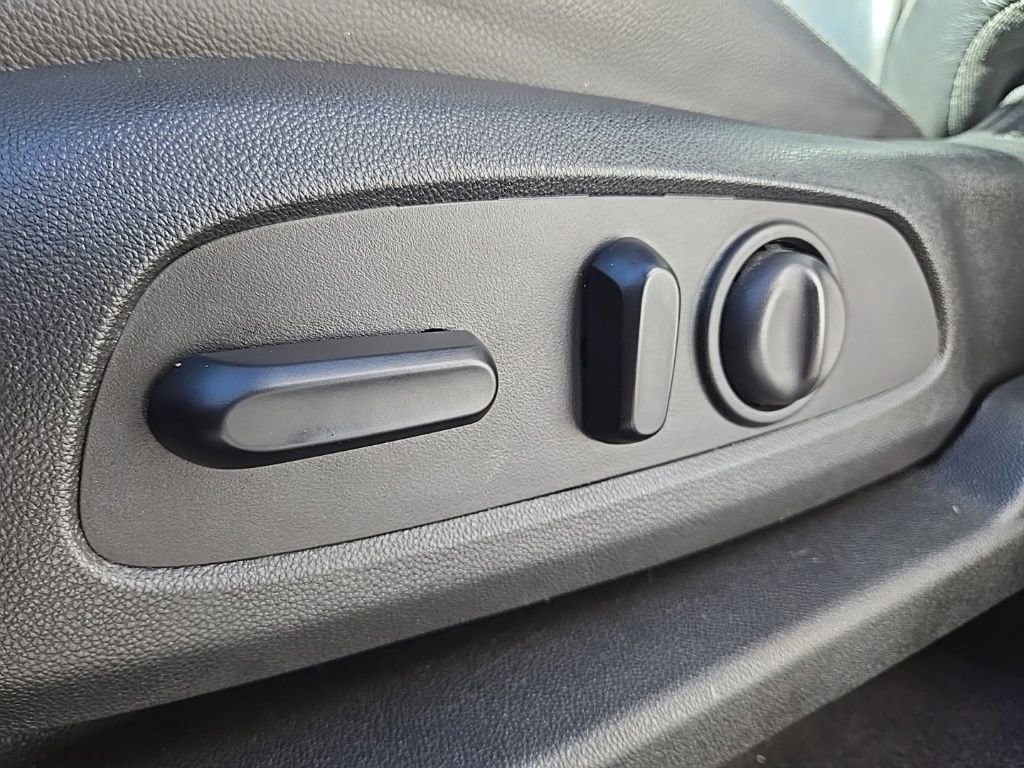 Used 2020 Chevrolet Traverse RS image 20