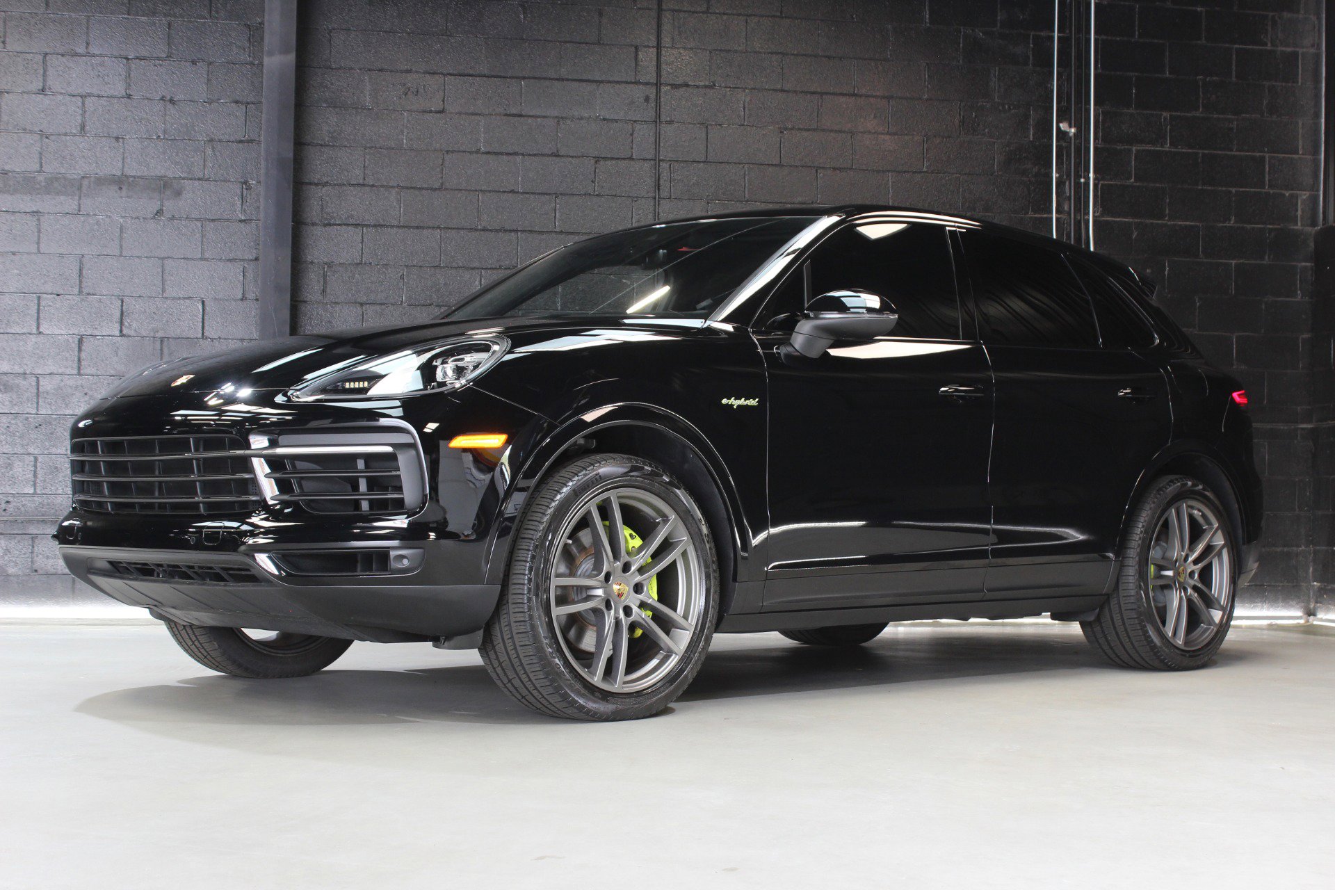Used 2022 Porsche Cayenne E-Hybrid w/ Premium Package image 60