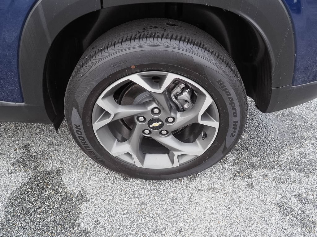 Certified 2024 Chevrolet Trax LT w/ Driver Confidence Package FWD image 35