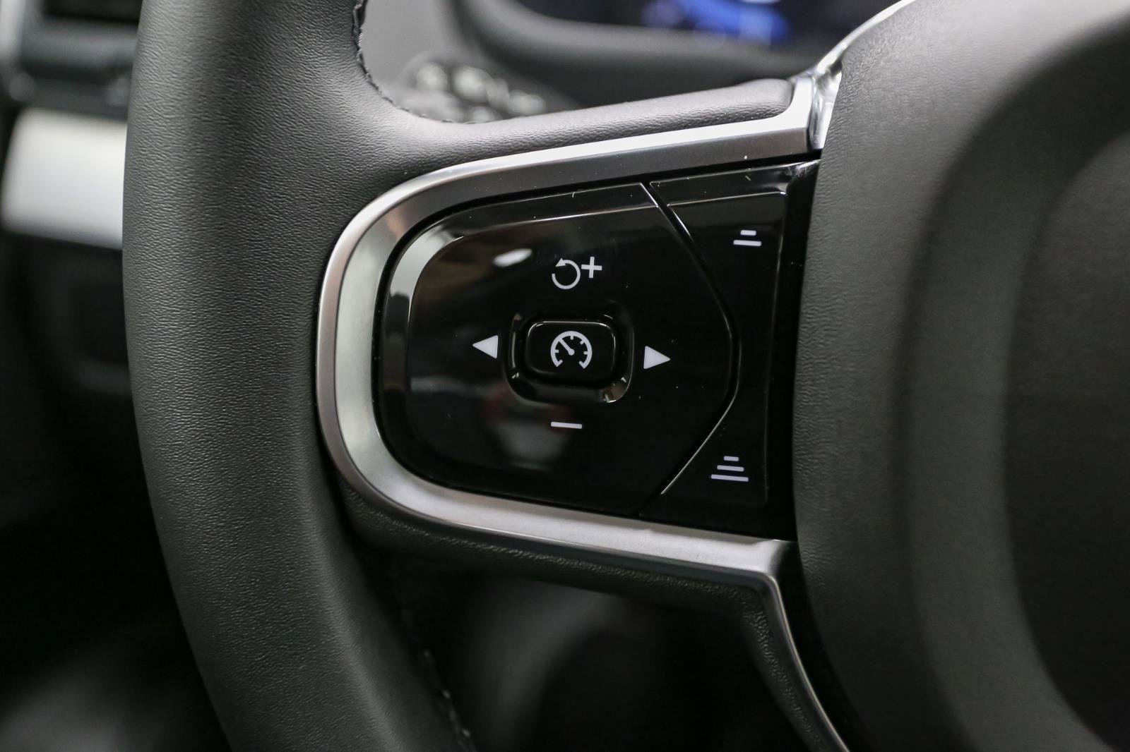 Used 2024 Volvo XC90 B5 Core w/ Climate Package image 37