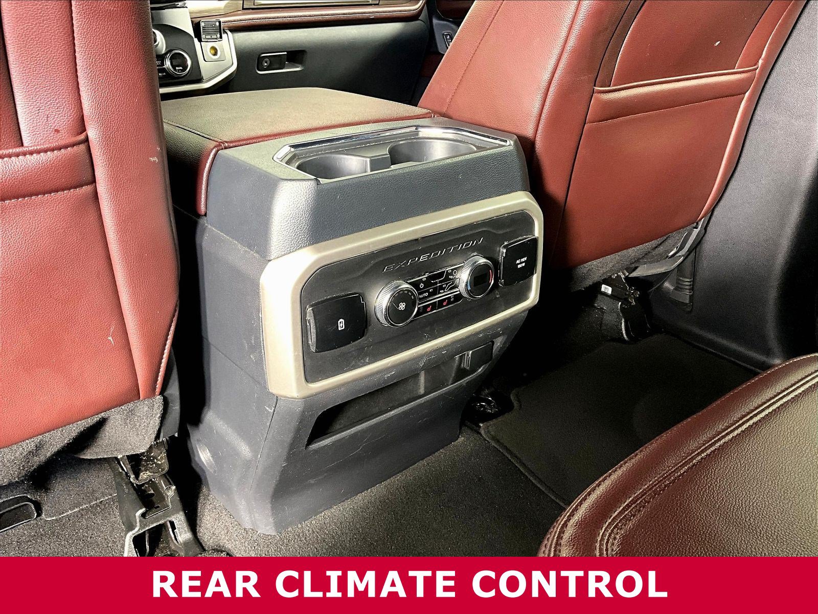 Used 2024 Ford Expedition Limited AWD/4WD image 10