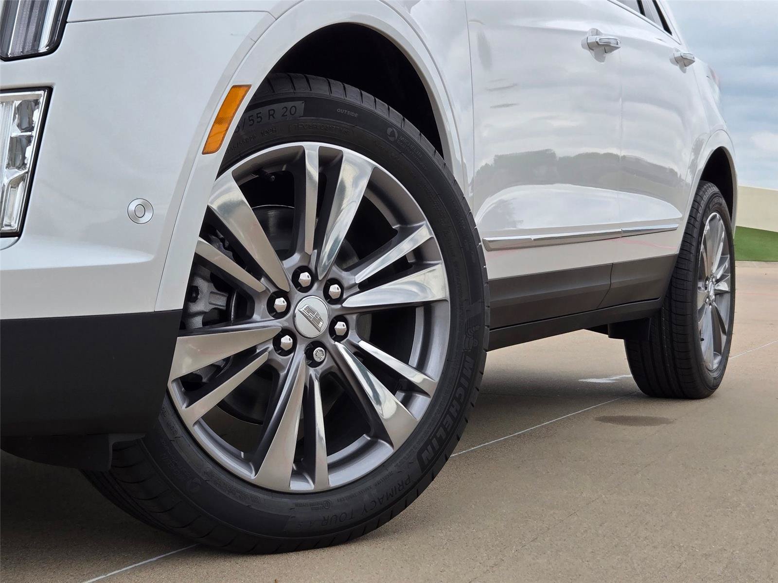 New 2026 Cadillac XT5 Premium Luxury w/ Driver Assist Package FWD image 8
