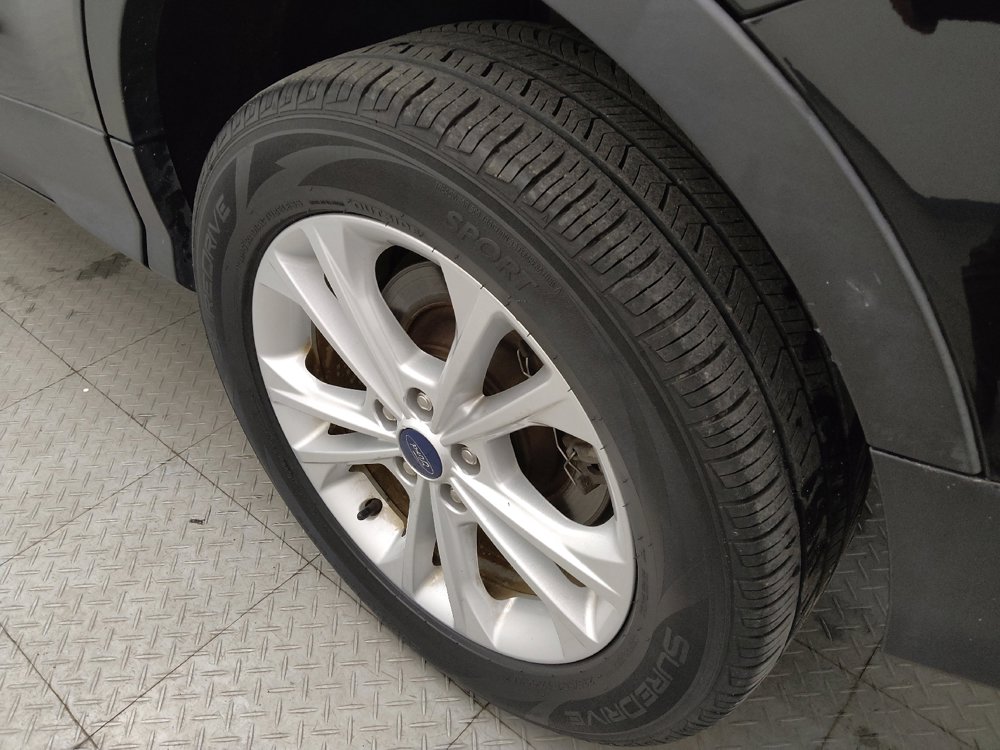 Used 2017 Ford Escape SE image 31