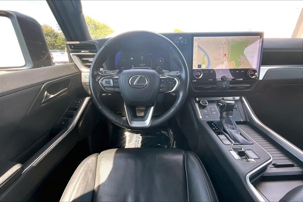 Used 2024 Lexus GX 550 w/ Cold Area Package AWD/4WD image 10