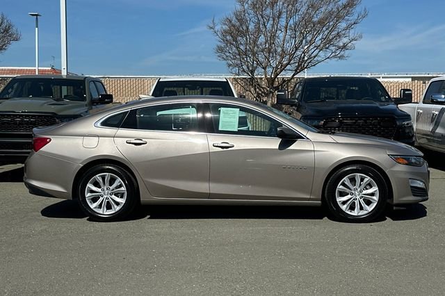 Used 2023 Chevrolet Malibu LT image 3
