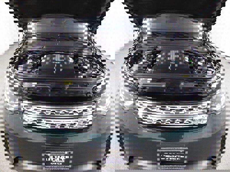 Used 2017 Land Rover Discovery HSE image 38