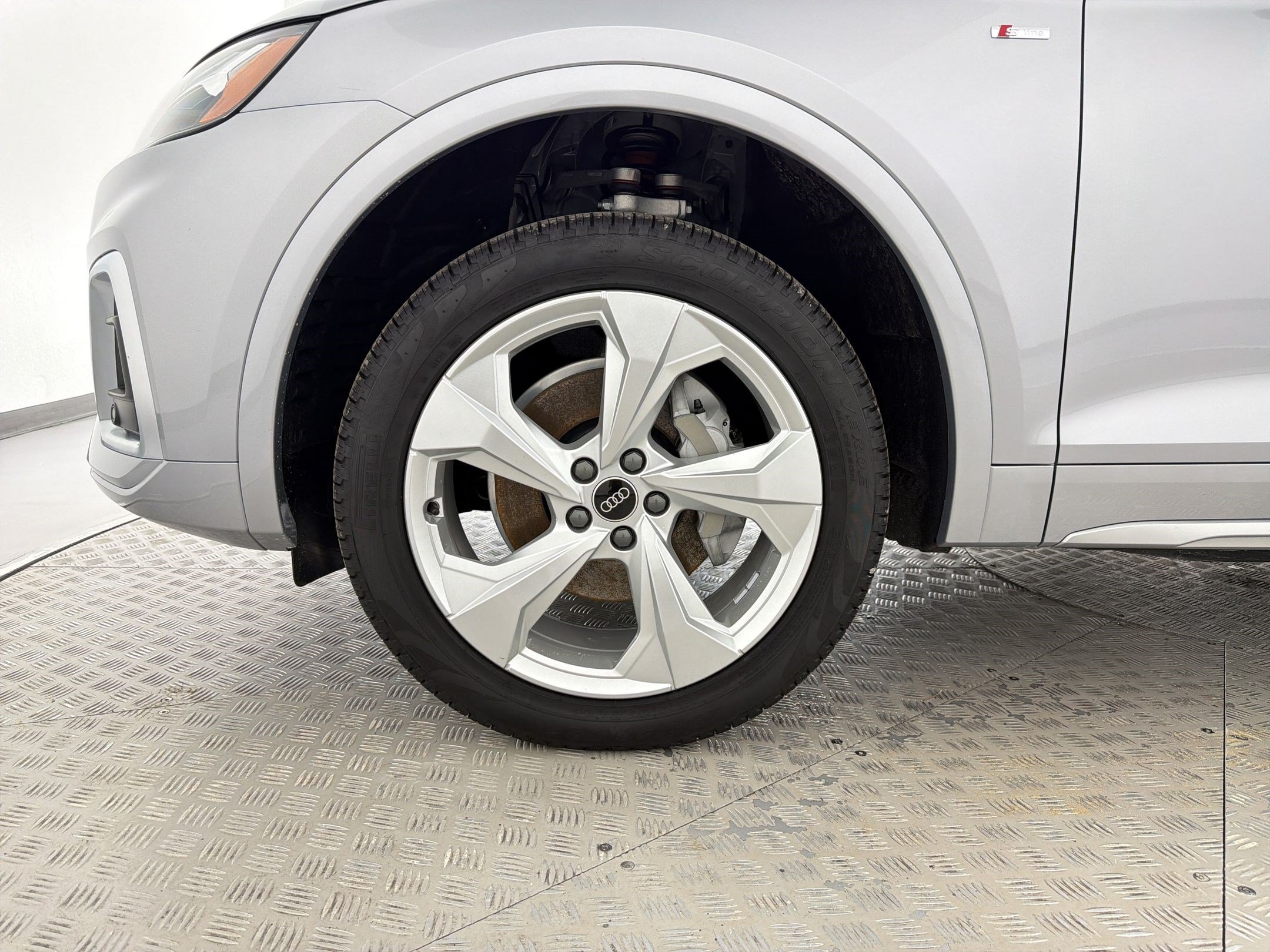 Certified 2025 Audi Q5 2.0T Premium Plus AWD/4WD image 11