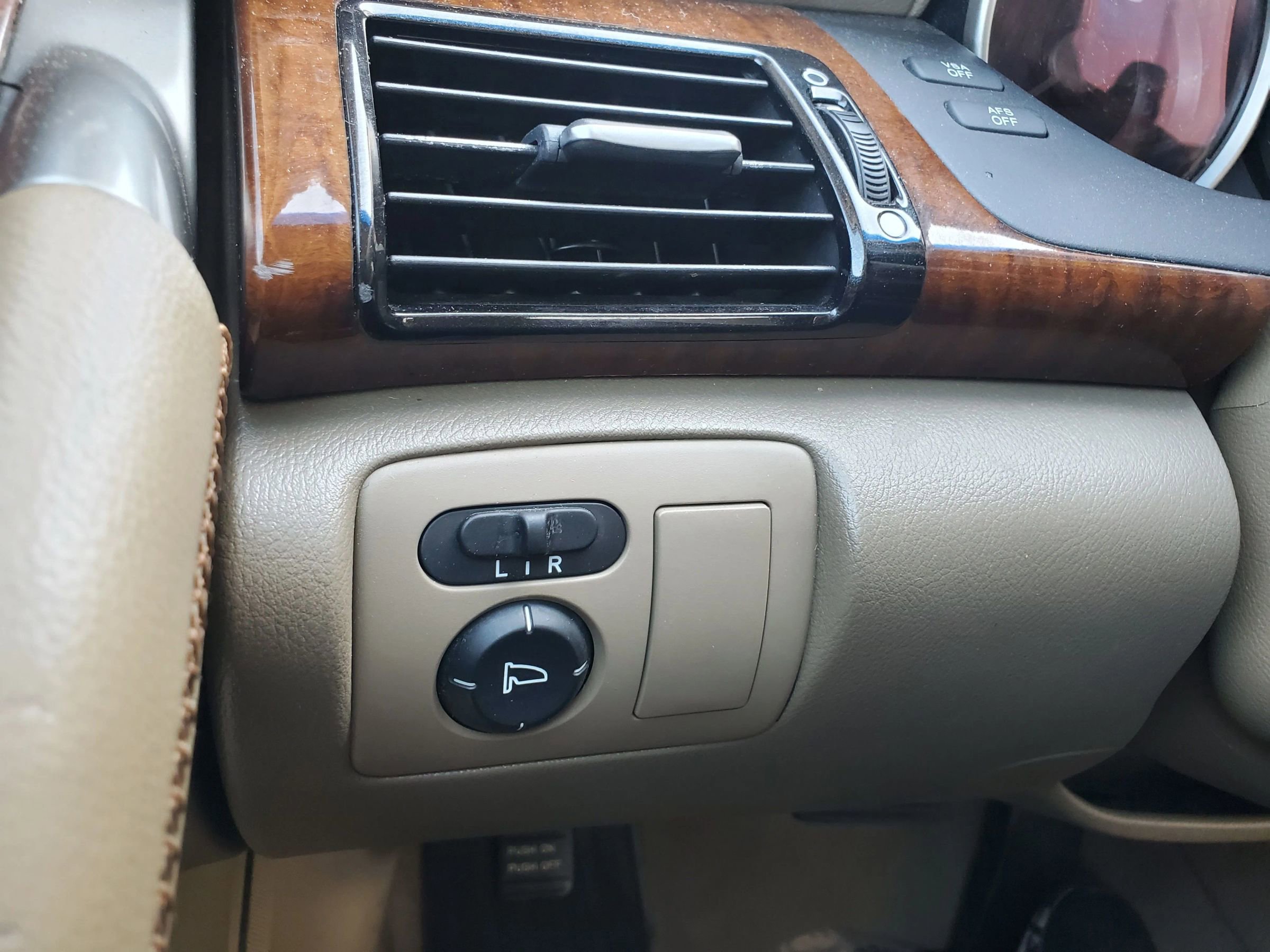 Used 2005 Acura RL AWD/4WD image 43