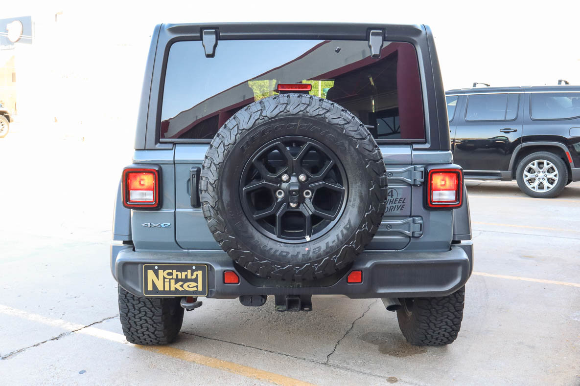Used 2025 Jeep Wrangler Willys AWD/4WD image 13