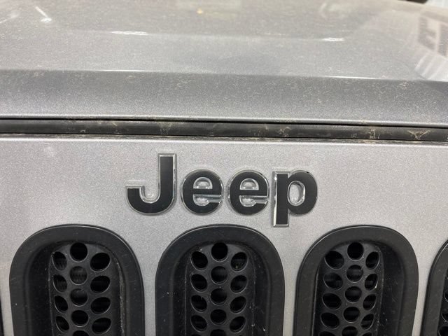 Used 2015 Jeep Wrangler Unlimited Sport w/ Quick Order Package 24S AWD/4WD image 2