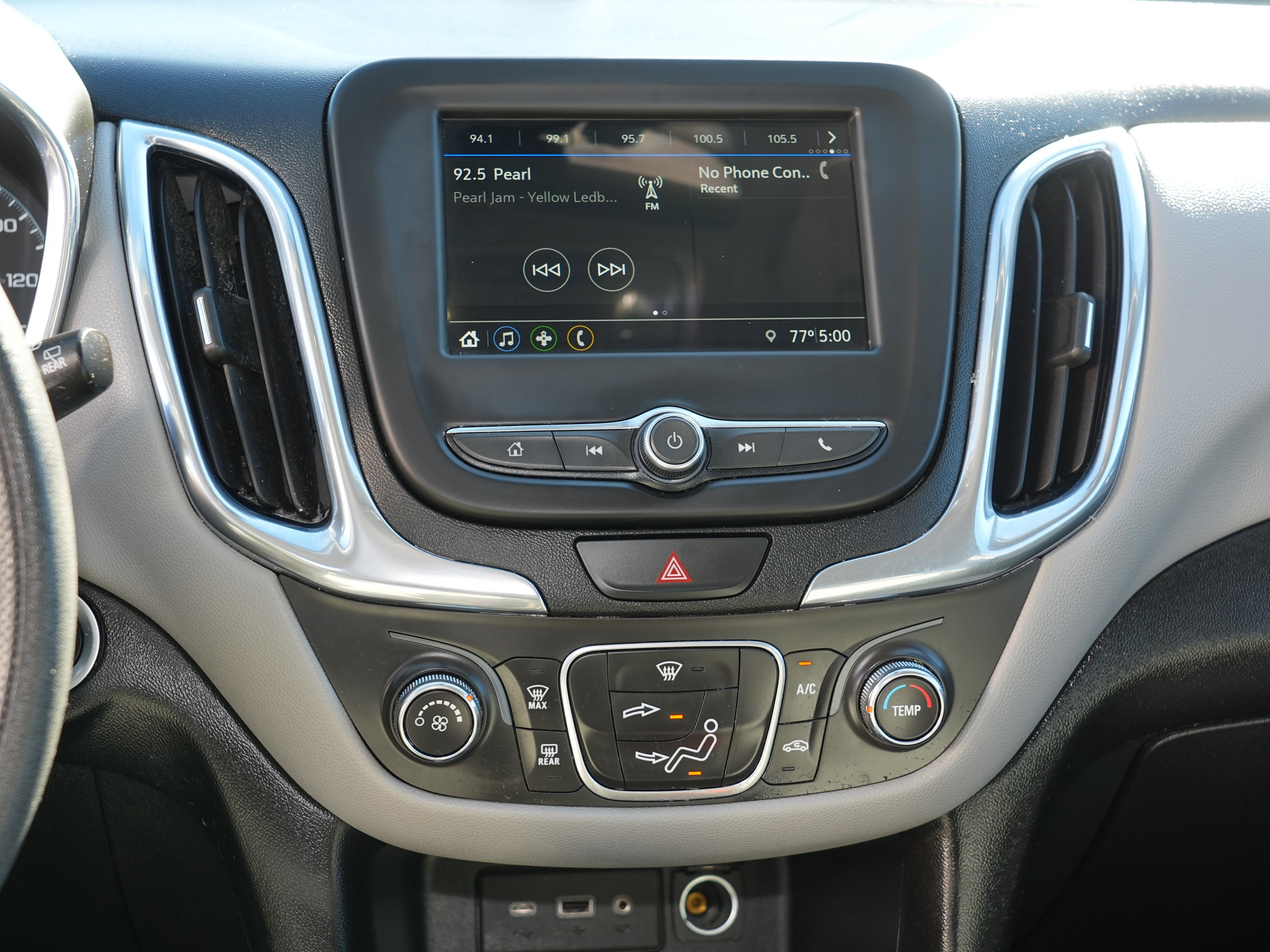 Used 2019 Chevrolet Equinox LS AWD/4WD image 24