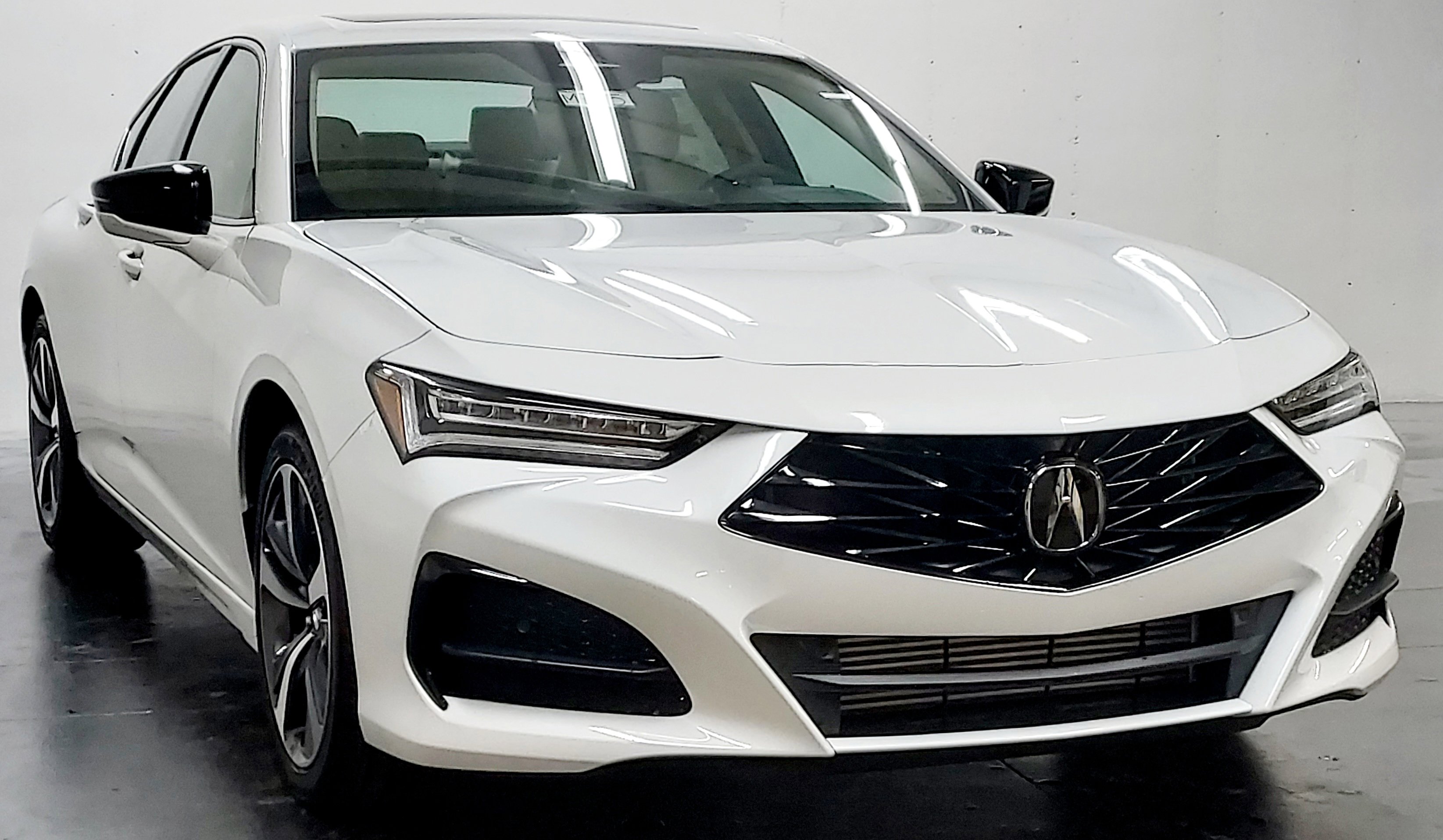 New 2025 Acura TLX w/ Technology Package image 2