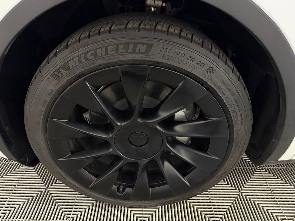 Used 2023 Tesla Model Y Long Range image 11