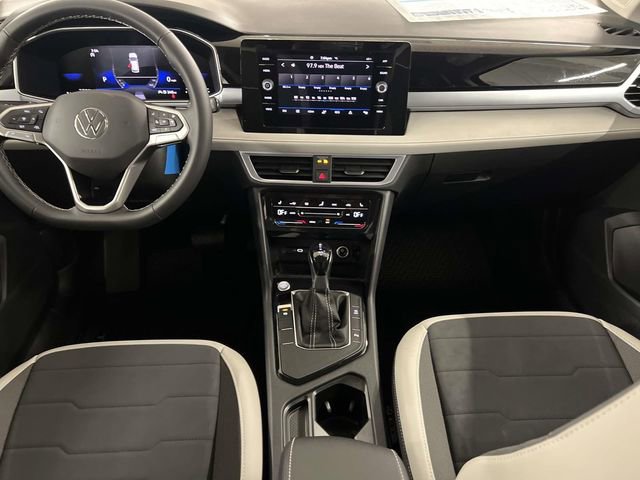 New 2026 Volkswagen Taos SE FWD image 25