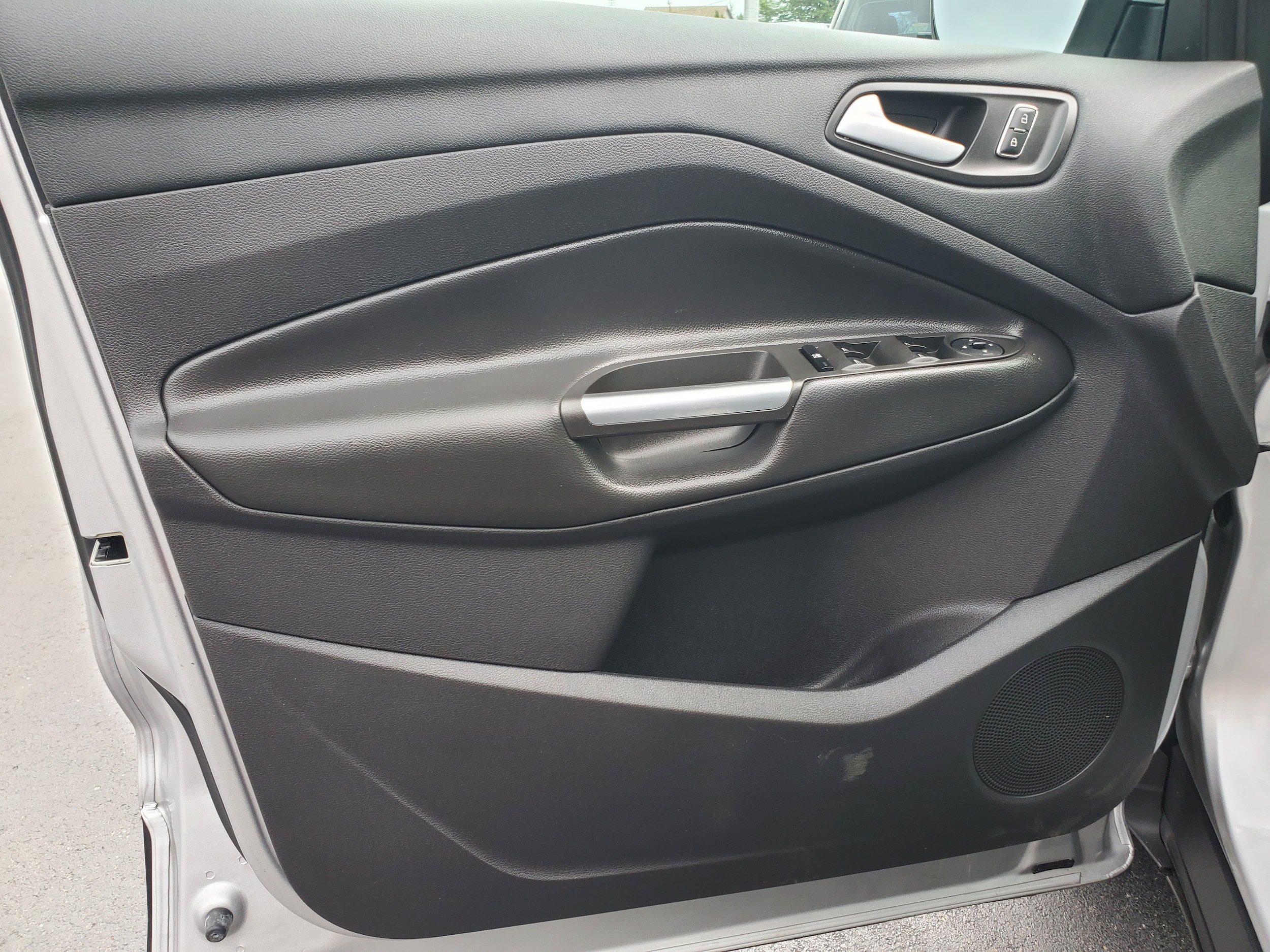 Used 2014 Ford Escape SE w/ Equipment Group 201A FWD image 9