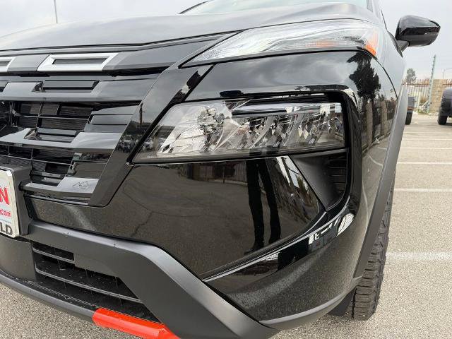 Used 2025 Nissan Rogue SV w/ Rock Creek Premium Package image 5