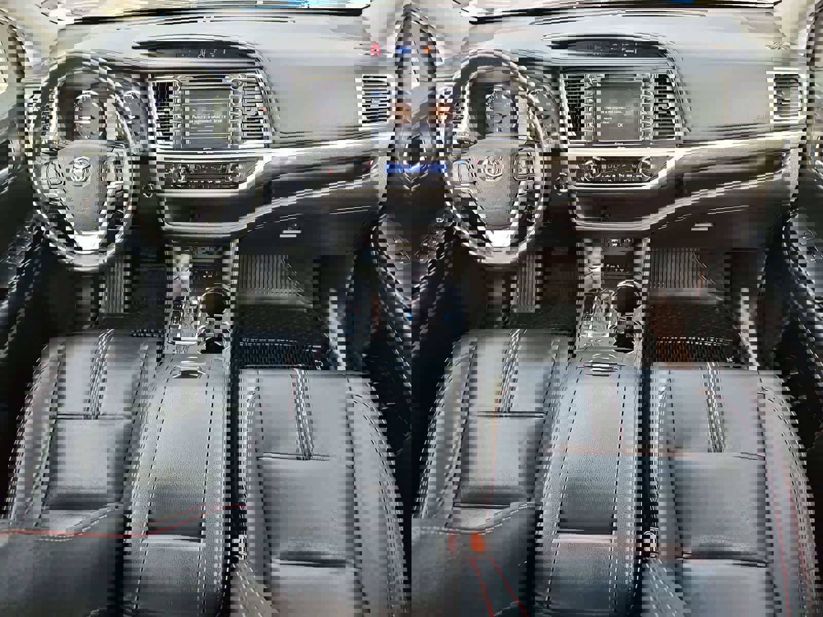 Used 2019 Toyota Highlander SE w/ Nightshade Edition image 17