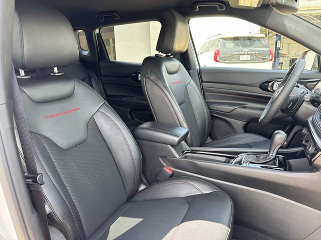 Used 2025 Jeep Compass Trailhawk AWD/4WD image 14