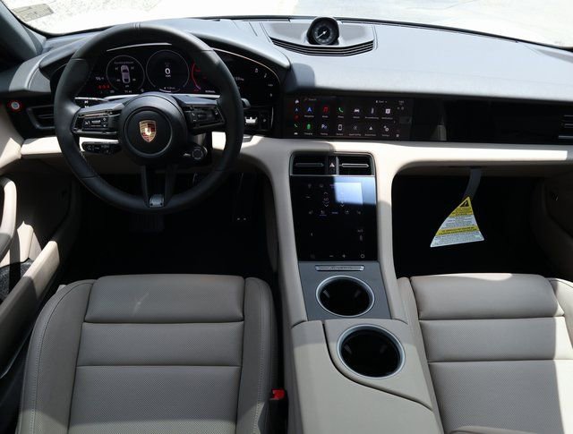 Used 2025 Porsche Taycan image 19