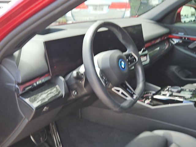 Used 2025 BMW i5 eDrive40i w/ M Sport Package RWD image 9