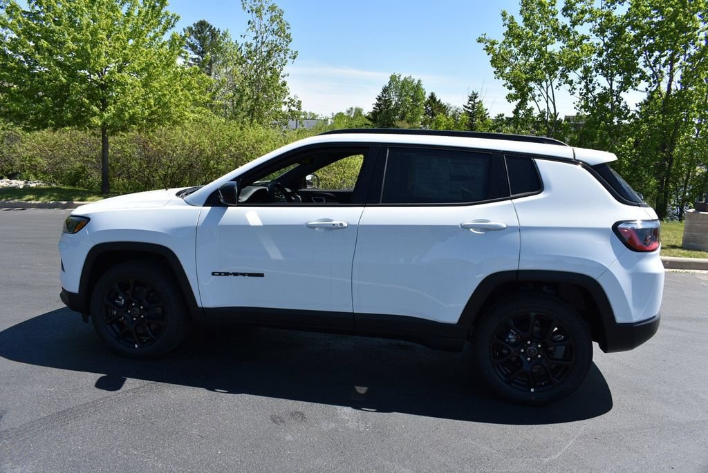 New 2026 Jeep Compass Latitude AWD/4WD image 7