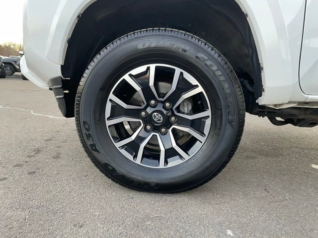 Used 2022 Toyota Tacoma TRD Sport w/ Technology Package image 29