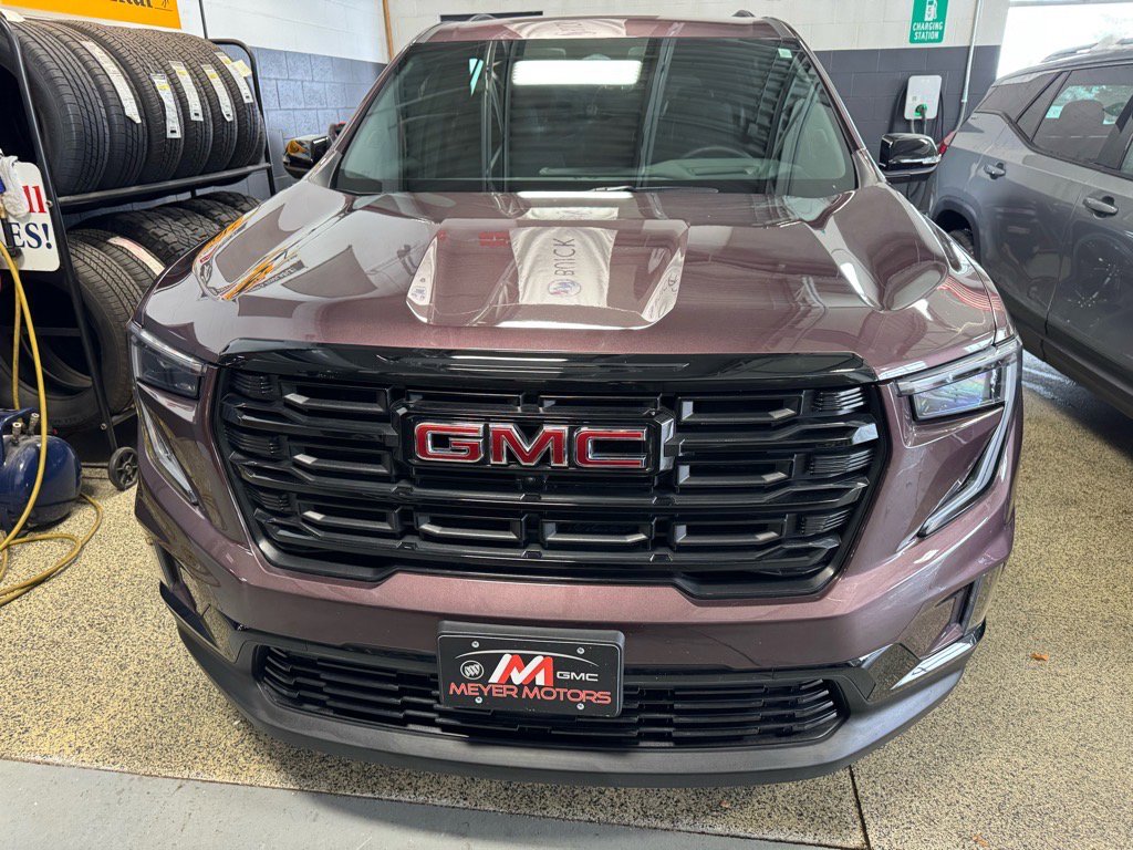 Used 2024 GMC Acadia Elevation w/ Black Edition image 2