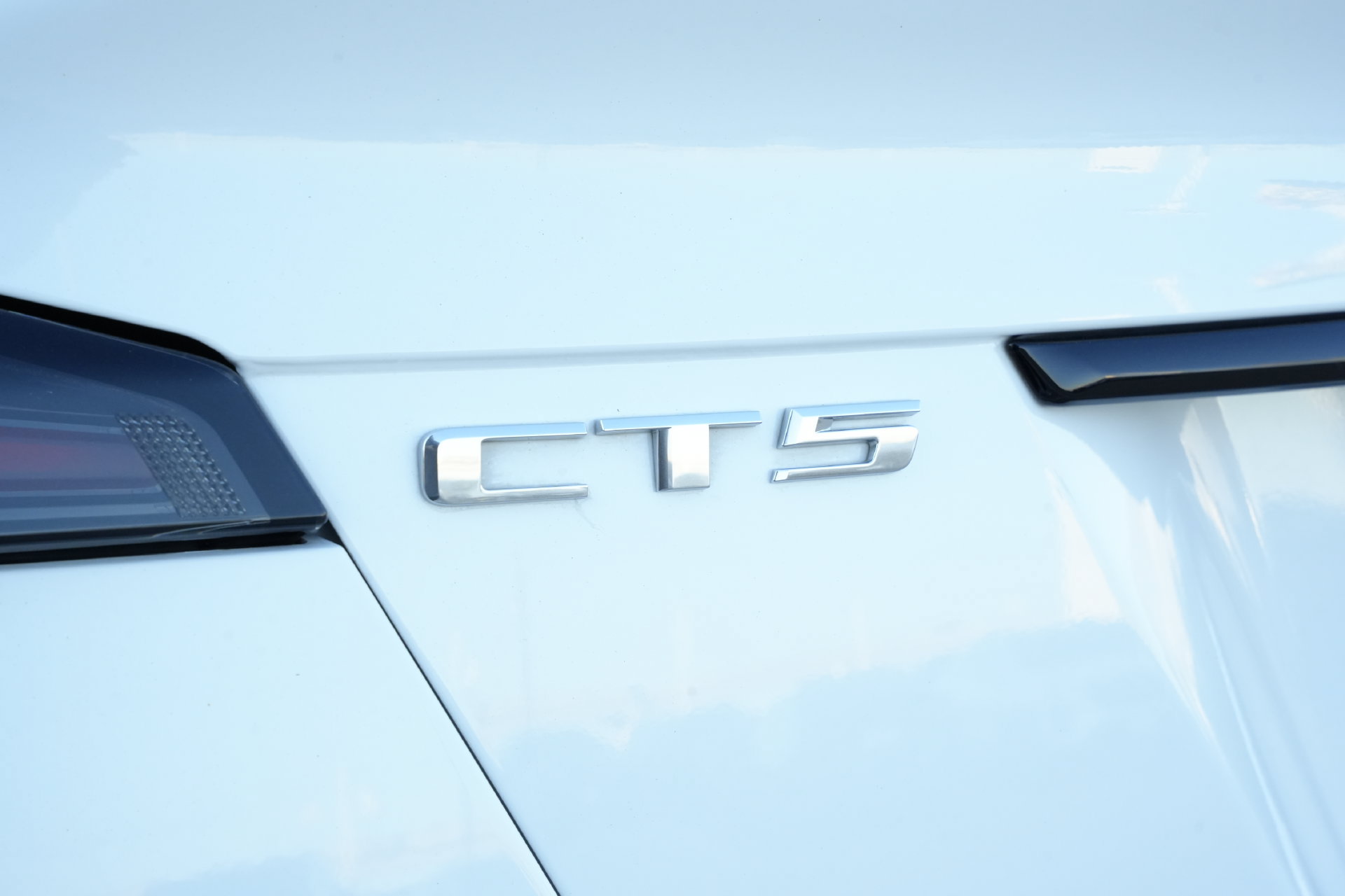 Certified 2025 Cadillac XT4 Sport FWD image 18