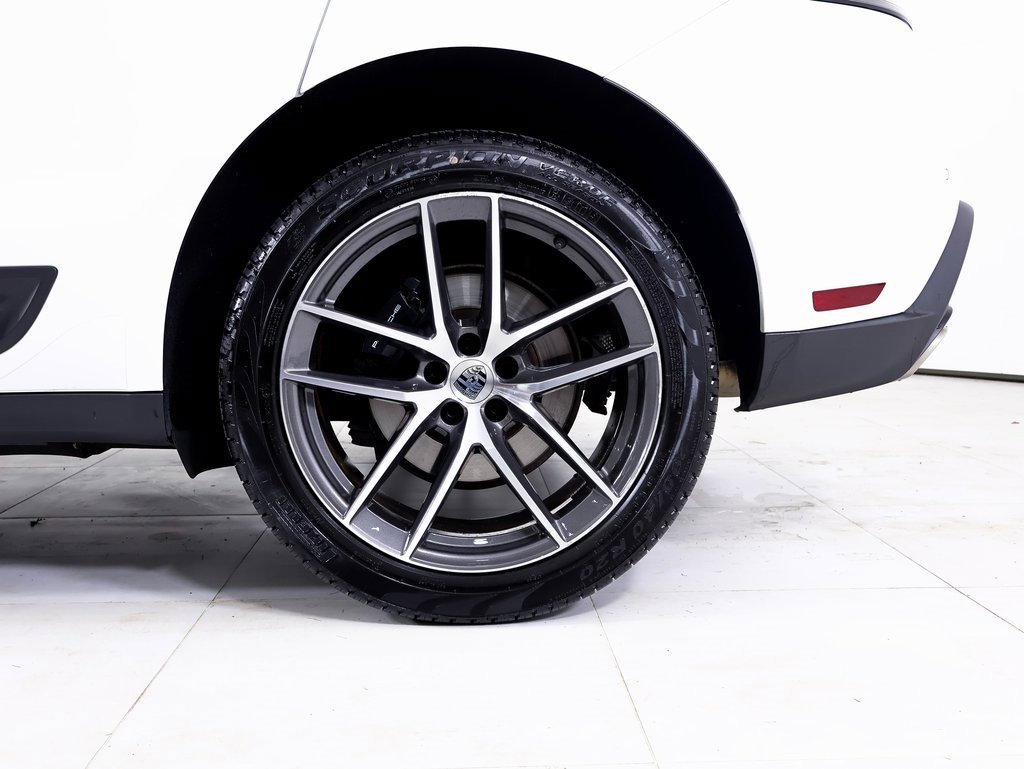 Used 2025 Porsche Macan image 23